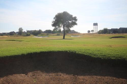 Contrast-Old-Bunkers-vs-New-in-the-background