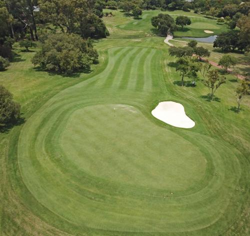 Country-Club-Johannesburg-6th-Hole-Rocklands-Course