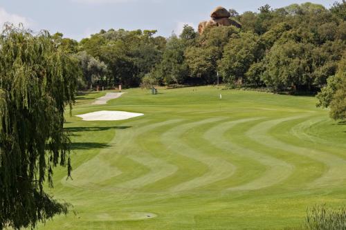 Country-Club-Johannesburg-Our-first-trial-bunker-at-CCJ