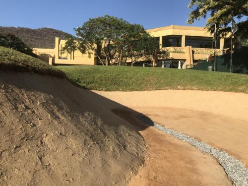 Gary-Player-Country-Club-Steep-Slopes-.-no-problem