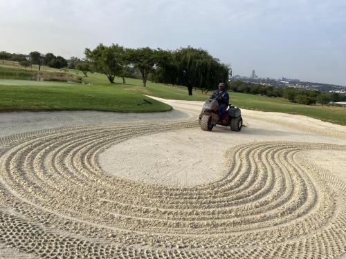 Sometimes-sand-needs-fluffing-business-as-usual-with-Bunker-Armour-liner