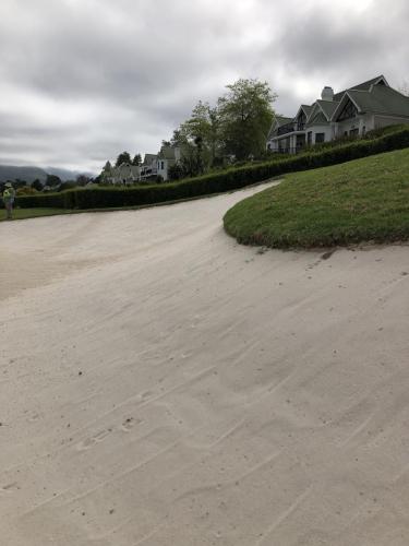 Steep-faces-at-Fancourt-Montagu-Course