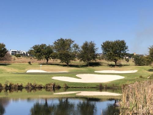 The-Els-Club-at-Copperleaf-Standout-bunkers